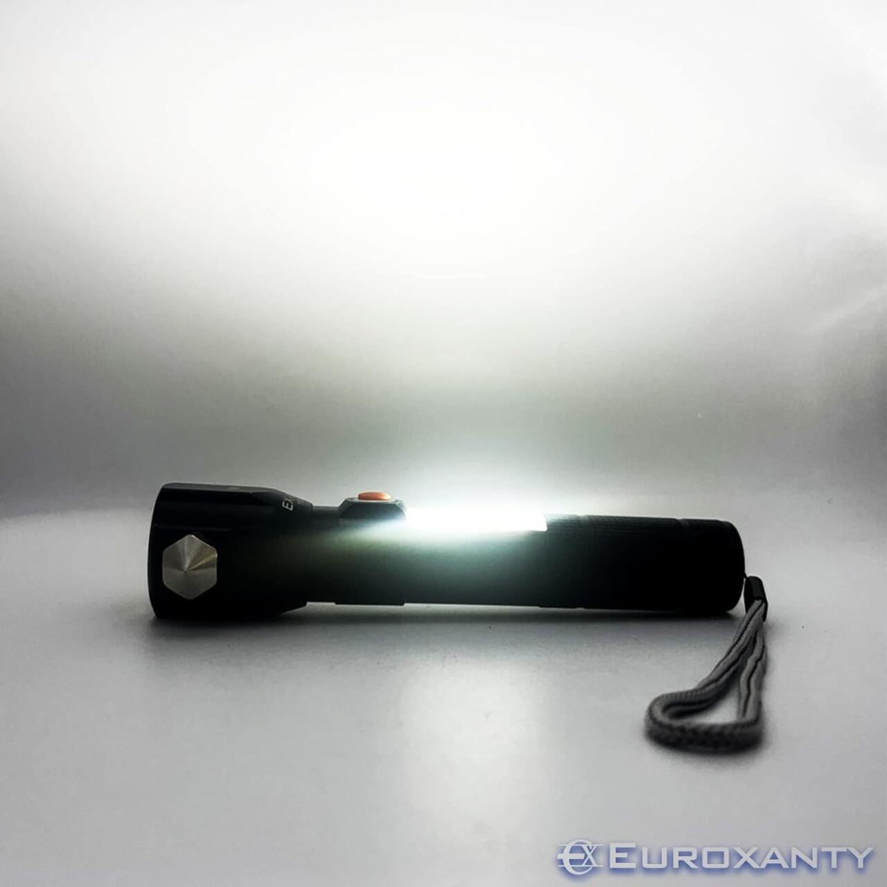 Linterna táctica LED